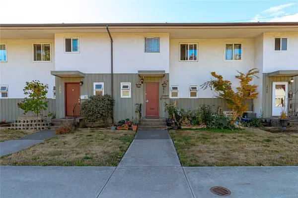 386 Burnside Rd W, Saanich BC V8Z 1M1 - 3 bed, 2 bath in Saanich