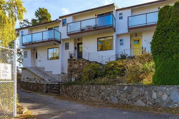 615 Sturdee St, Esquimalt BC V9A 6R5 - 3 bed, 3.0 bath in Esquimalt