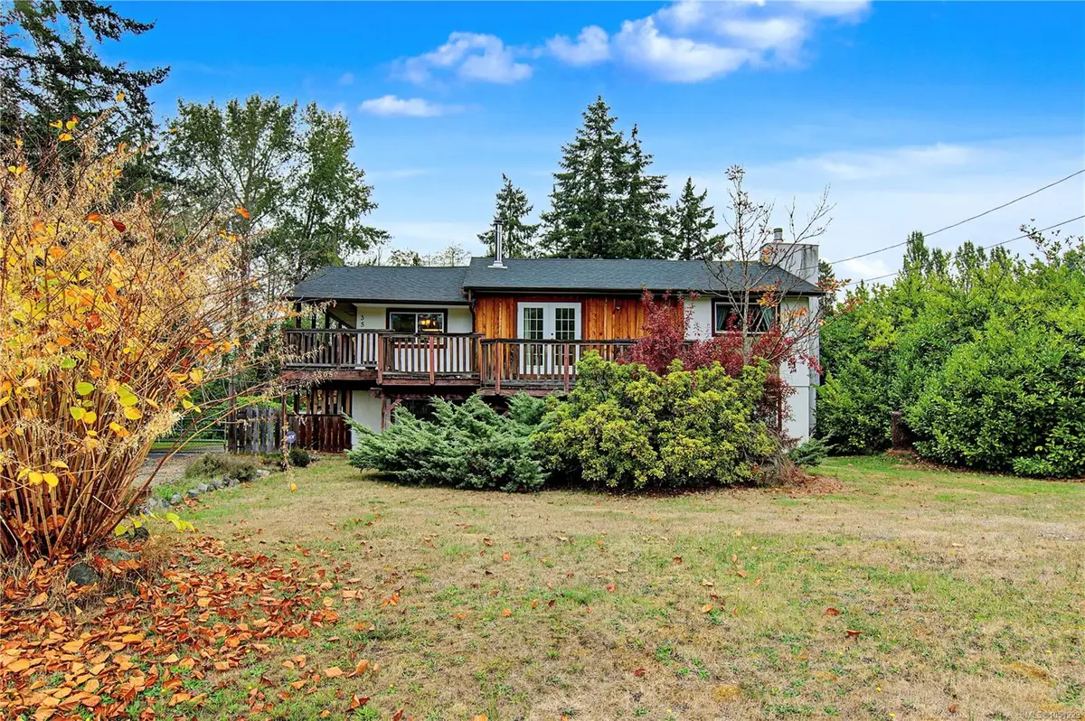 3505 Harris Cres, Qualicum Beach BC V9K 1W1