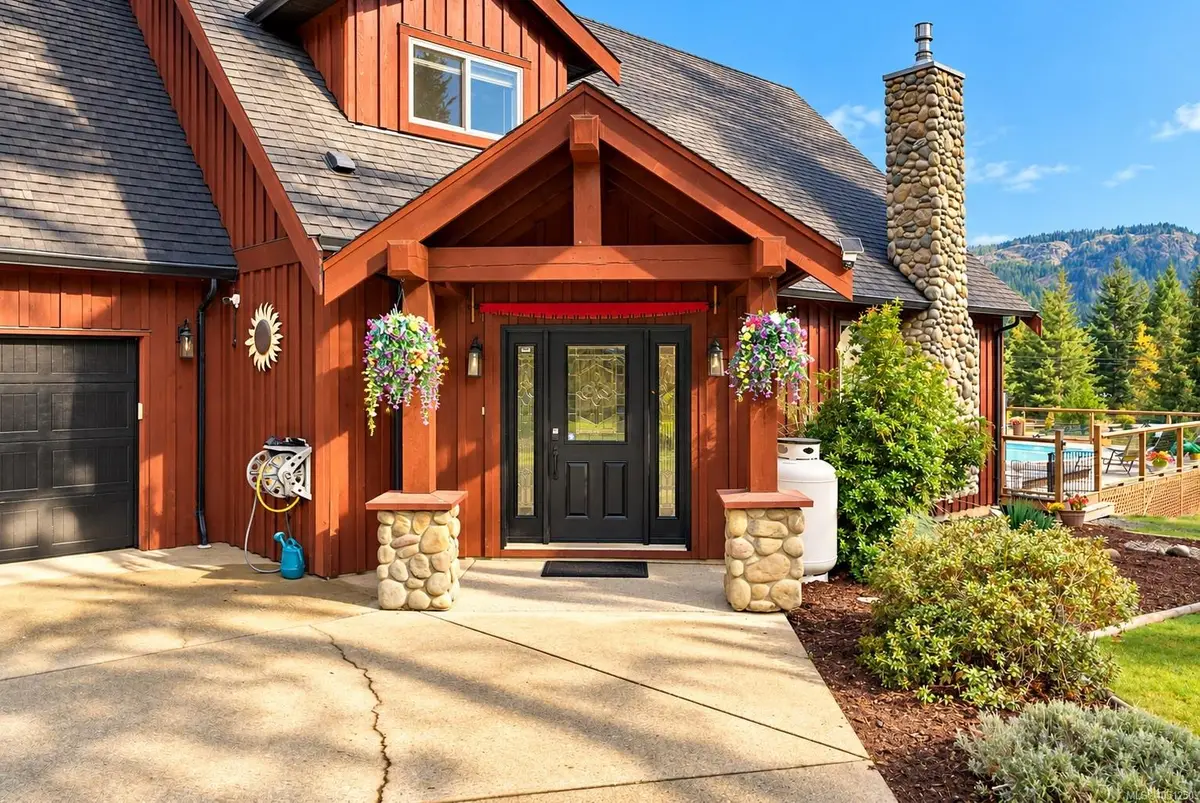 2815 Otter Point Rd, Sooke BC V9Z 0J4