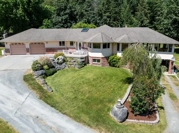 7028 Westholme Rd, Westholme BC V9L 6B4 - 3 bed, 4.0 bath in Westholme