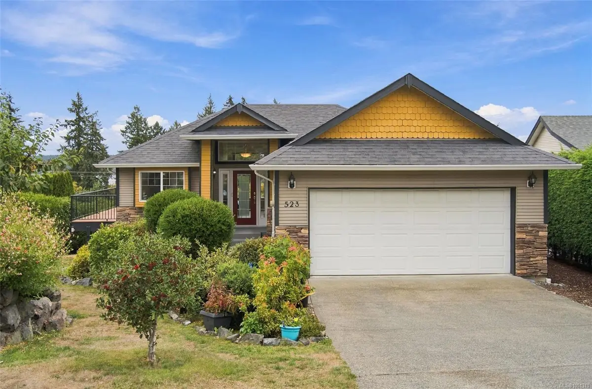 523 Louise Rd, Ladysmith BC V9G 1W7