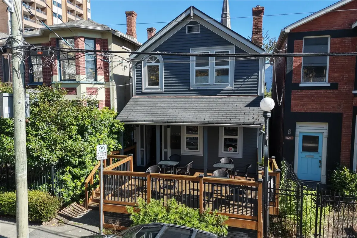 1527 Amelia St, Victoria BC V8W 2K1