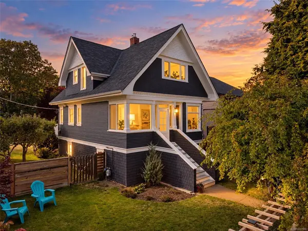 1200 Hampshire Rd, Oak Bay BC V8S 4T2 - 3 bed, 2.0 bath in Oak Bay