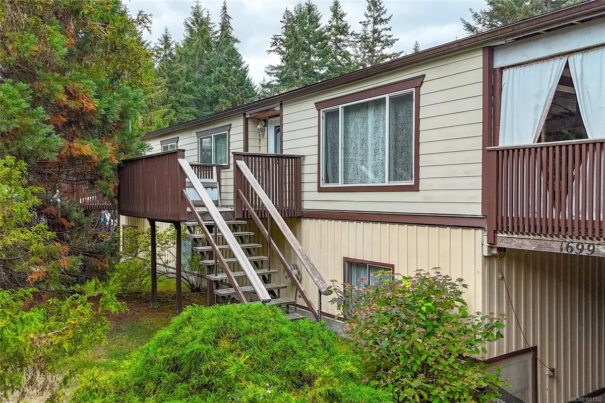 1699 Pelter Pl, Cassidy BC V9G 1K1