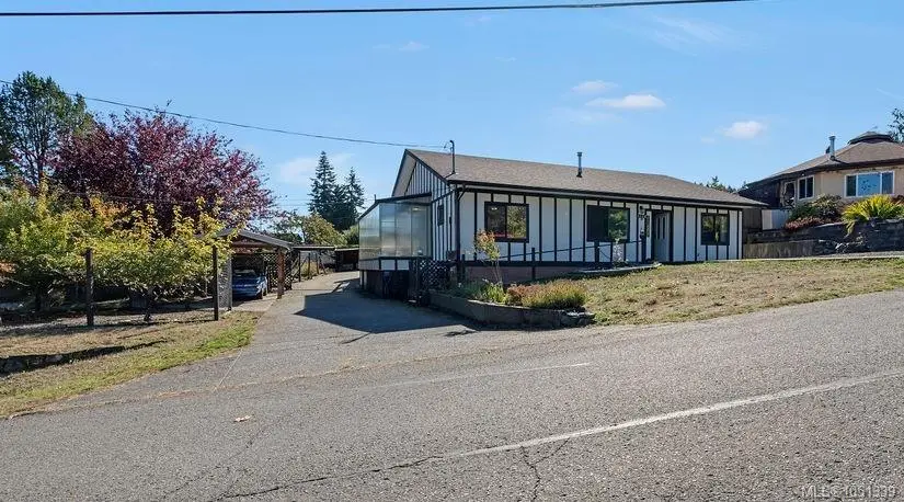 3234 Douglas St, Chemainus BC V0R 1K2