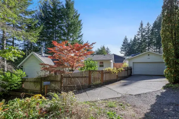 1285 Hurford Ave, Courtenay BC V9N 8K9 - 3 bed, 2 bath property for sale in Courtenay