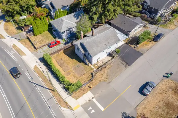 15 Fourth St, Nanaimo BC V9R 1S6 - 4 bed, 2 bath property for sale in Nanaimo