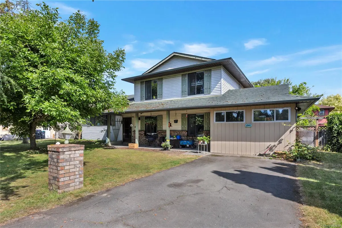 1591 Sharon Pl, French Creek BC V9P 8G5