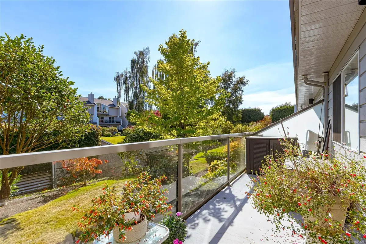 #105 - 10461 Resthaven Dr #105, Sidney BC V8L 3H6