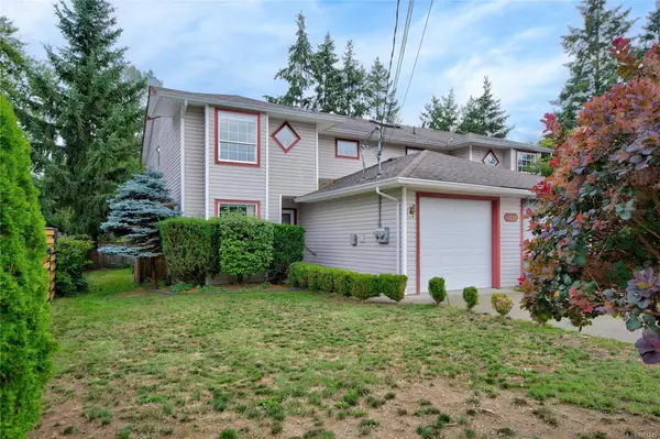 #A - 1820 1st St #A, Courtenay BC V9N 6V5 - 5 bed, 3.0 bath in Courtenay
