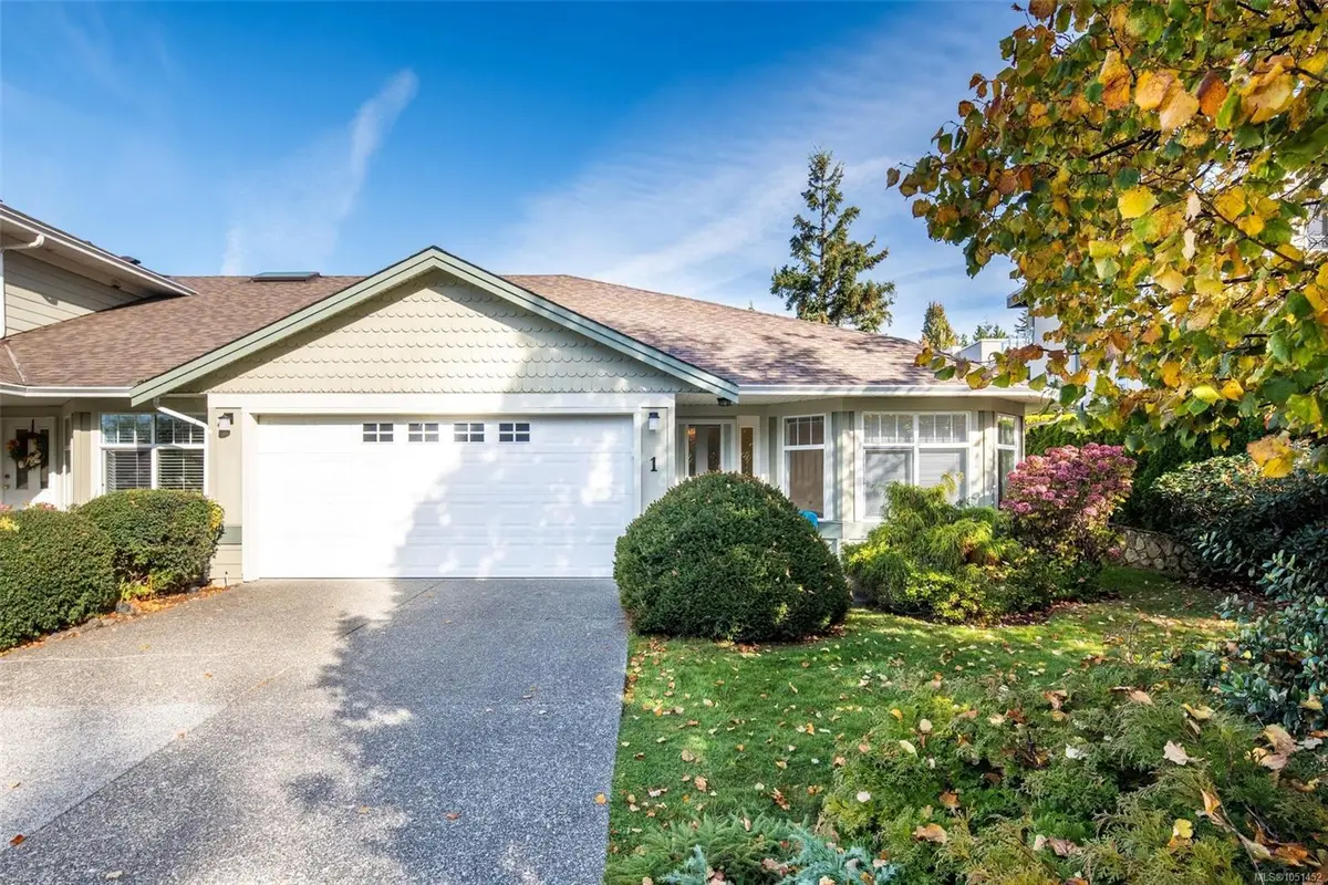#1 - 126 Hallowell Rd #1, View Royal BC V9A 7K2