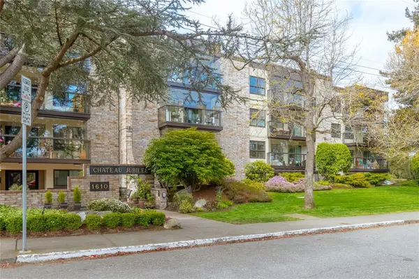 #205 - 1610 Jubilee Ave #205, Victoria BC V8R 6P3 - 2 bed, 2 bath property for sale in Victoria