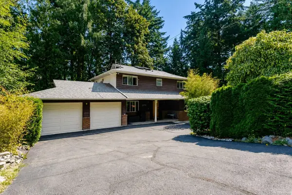 1970 Lands End Rd, North Saanich BC V8L 5J2 - 5 bed, 3.0 bath in North Saanich