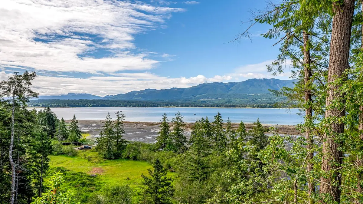 6161 Lacon Rd, Denman Island BC V0R 1T0