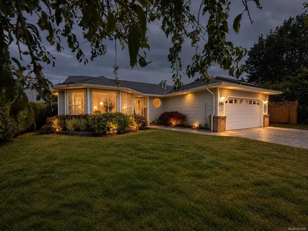 688 Albatross Cres, Campbell River BC V9W 6Z9 - 3 bed, 2 bath property for sale in Campbell River