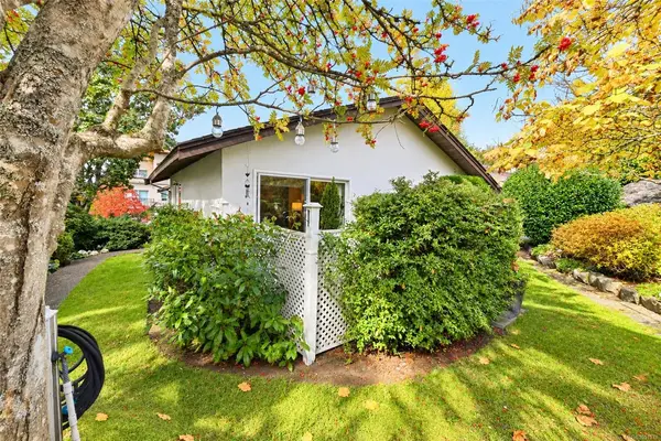 #2 - 278 Island Hwy #2, View Royal BC V9B 1G5 - 1 bed, 1.0 bath in View Royal