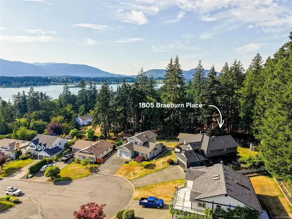 1805 Braeburn Pl, Duncan BC V9L 5M5 - 7 bed, 3 bath property for sale in Duncan