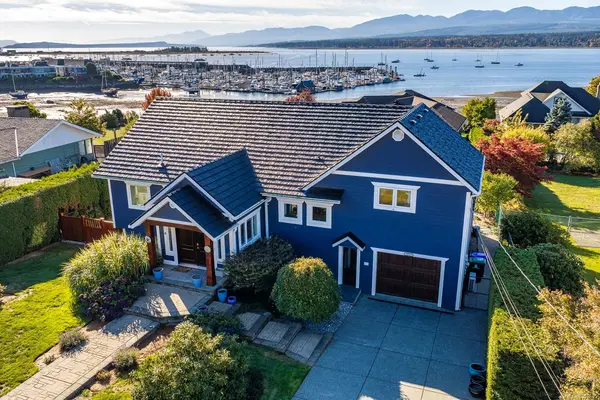 1935 Taylor Ave, Comox BC V9M 1S8 - 3 bed, 2.0 bath in Comox