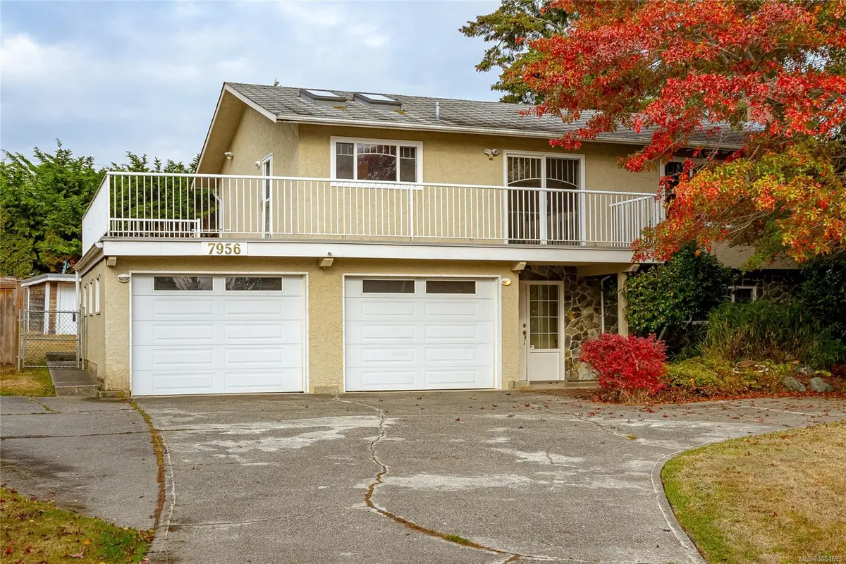 7956 Arthur Dr, Central Saanich BC V8M 1V2