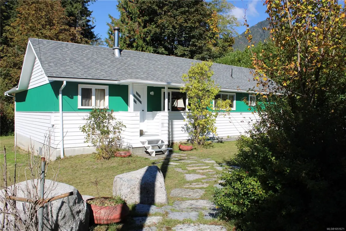 27 Cain Dr, Woss BC V0N 3P0