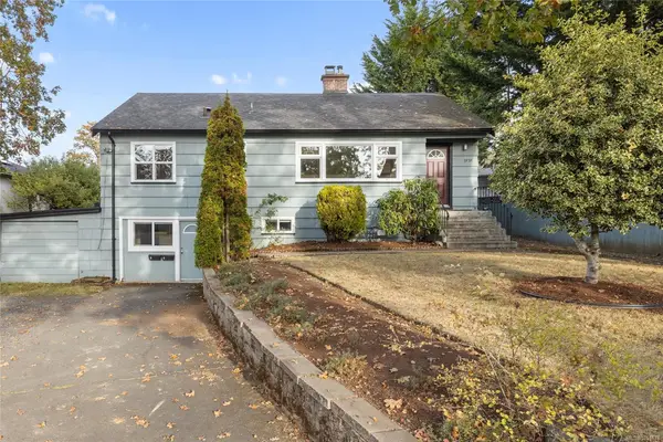 3959 Cedar Hill Cross Rd, Saanich BC V8P 2N8 - 6 bed, 2 bath property for sale in Saanich