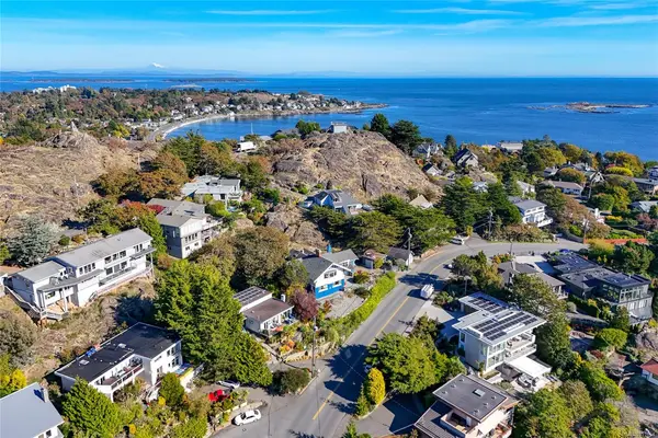 50 King George Terr, Oak Bay BC V8S 2J9 - 4 bed, 3.0 bath in Oak Bay