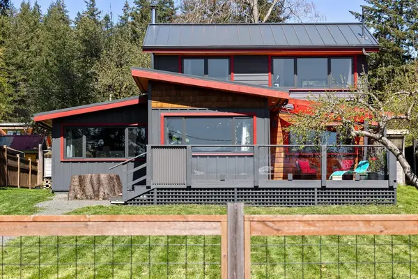 1304 Midden Rd, Comox BC V9M 2R6 - 2 bed, 2.0 bath in Comox