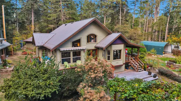2575 Coho Dr, Gabriola Island BC V0R 1X7 - 2 bed, 2 bath property for sale in Gabriola Island