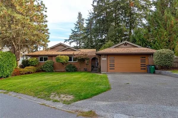 4413 Strom Ness Pl, Saanich BC V8Z 6S7 - 3 bed, 2 bath property for sale in Saanich