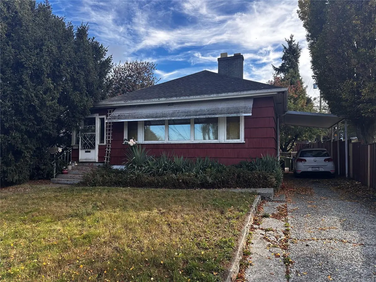 3111 Rutledge St, Victoria BC V8X 1N3