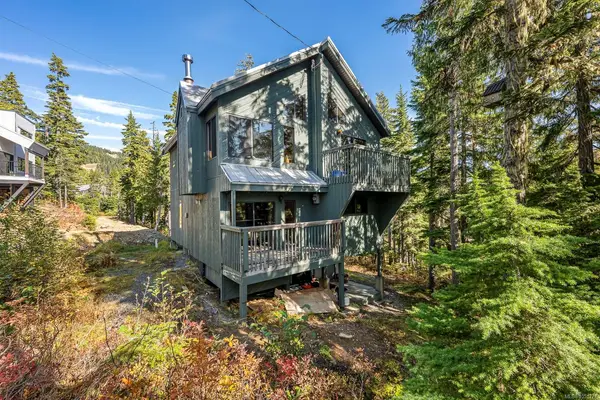 893 Clinton Wood Crt, Courtenay BC V9J 1L0 - 4 bed, 2.0 bath in Courtenay