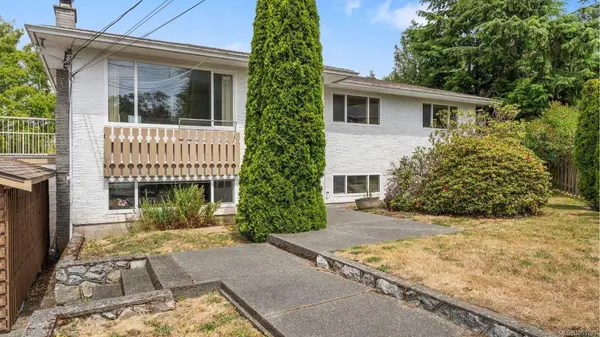 3931 Braefoot Pl, Saanich BC V8P 2S2 - 6 bed, 3 bath property for sale in Saanich