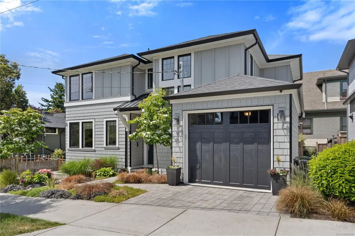 196 Olive St, Victoria BC V8S 3H3