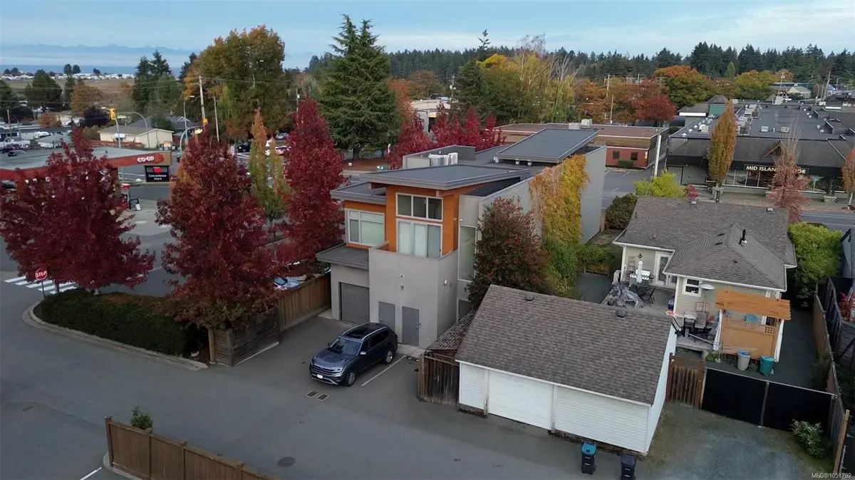 #201 - 139 Corfield St S #201, Parksville BC V9P 1A1