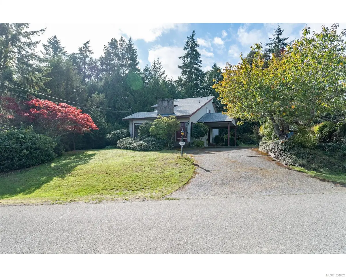 142 SUNNINGDALE Rd W, Qualicum Beach BC V9K 1K7