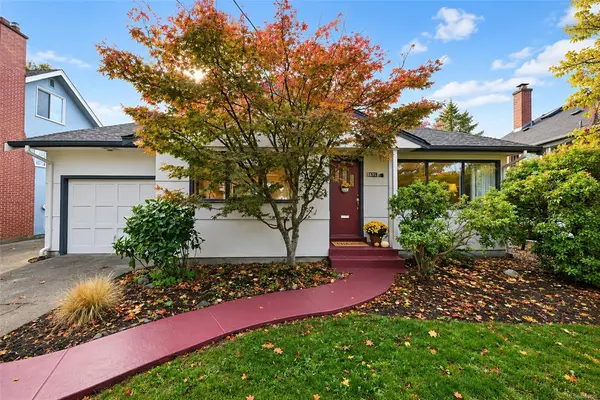 1635 Fairfield Rd, Victoria BC V8S 1G4 - 2 bed, 1 bath property for sale in Victoria