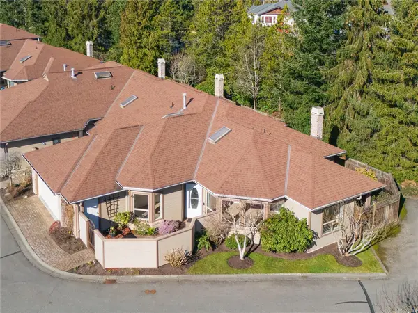 #601 - 4515 Pipeline Rd #601, Saanich BC V8Z 5M3 - 3 bed, 2 bath property for sale in Saanich