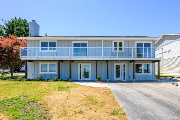 #A/B - 896 Galerno Rd #A/B, Campbell River BC V9W 5J4 - 5 bed, 4.0 bath in Campbell River