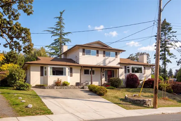3906 Braefoot Rd, Saanich BC V8P 3T2 - 6 bed, 4 bath property for sale in Saanich