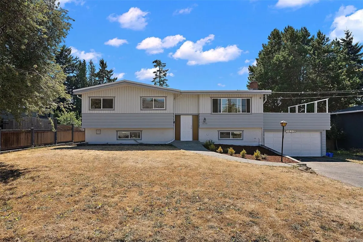 1839 San Pedro Ave, Saanich BC V8N 2G3