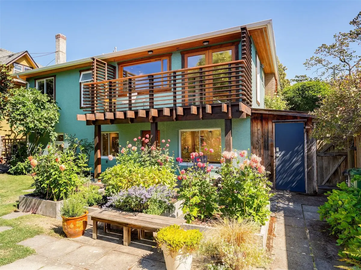 1814 Belmont Ave, Victoria BC V8R 3Z2