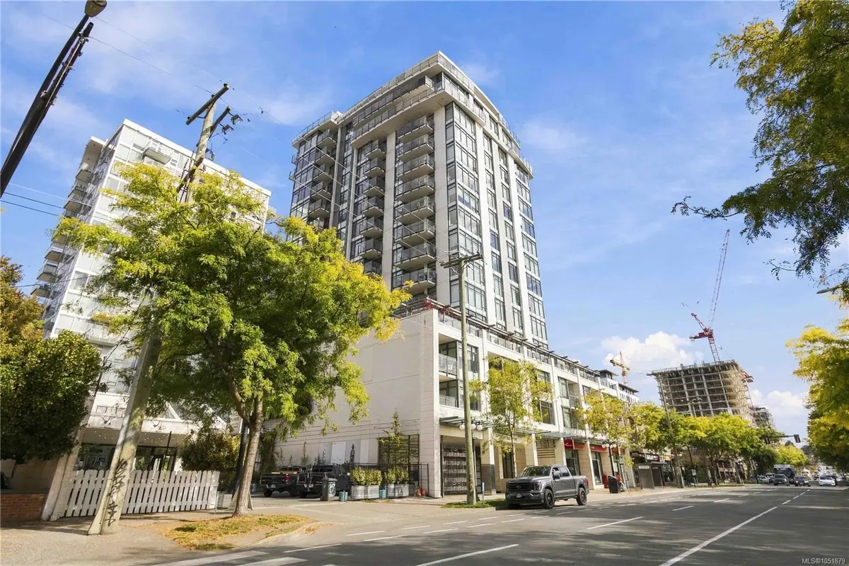 #204 - 960 YATES St #204, Victoria BC V8V 3M3