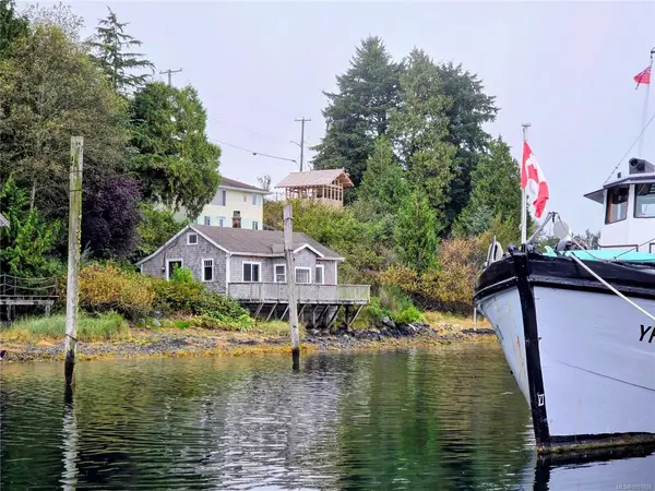 1460 Imperial Lane, Ucluelet BC V0R 3A0 - 3 bed, 1.0 bath in Ucluelet