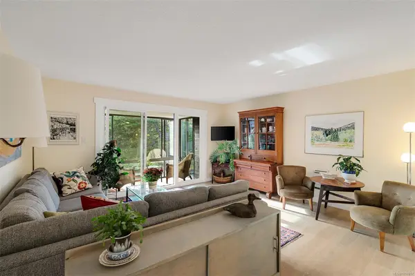 #416 - 1433 Faircliff Lane #416, Victoria BC V8S 3J6 - 1 bed, 1 bath property for sale in Victoria