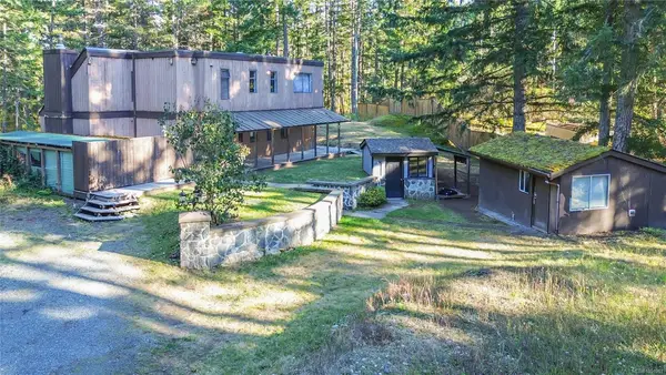 821 Ebadora Lane, Malahat BC V0R 2L0 - 4 bed, 3.0 bath in Malahat
