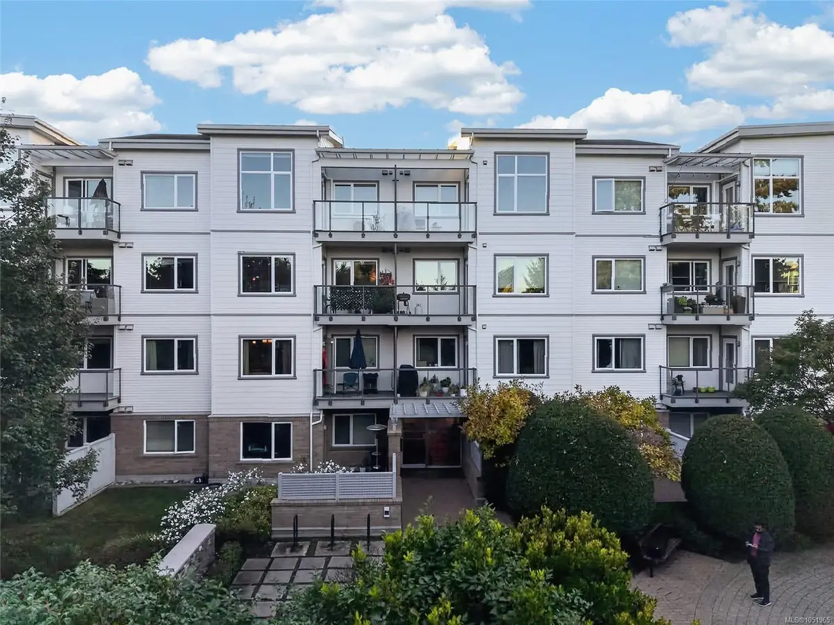 #306 - 4394 West Saanich Rd #306, Saanich BC V8Z 0B5