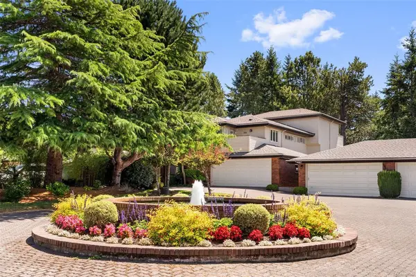 #115 - 2345 Cedar Hill Cross Rd #115, Oak Bay BC V8P 5M8 - 2 bed, 2.0 bath in Oak Bay
