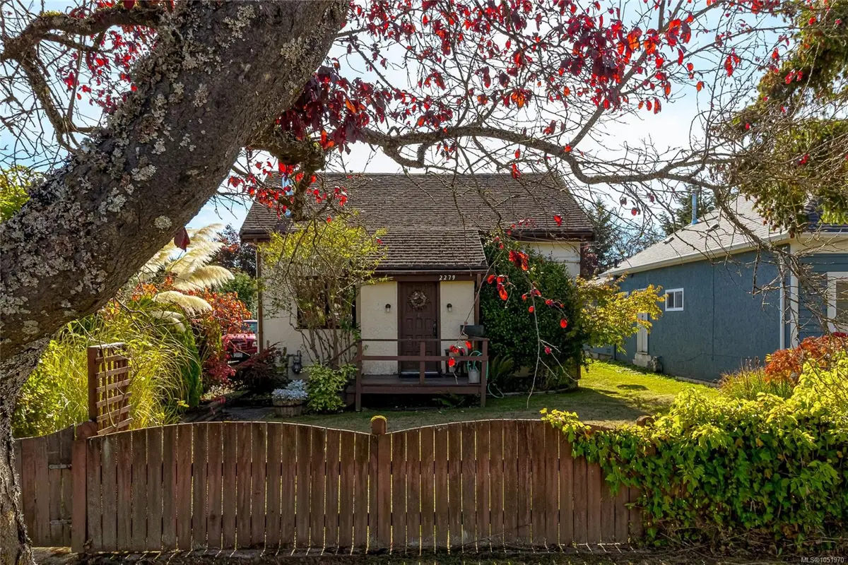 2279 Bradford Ave, Sidney BC V8L 2C9