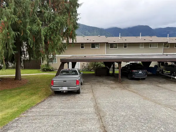 202 Haida Ave, Port Alice BC V0N 2N0 - 3 bed, 2 bath property for sale in Port Alice